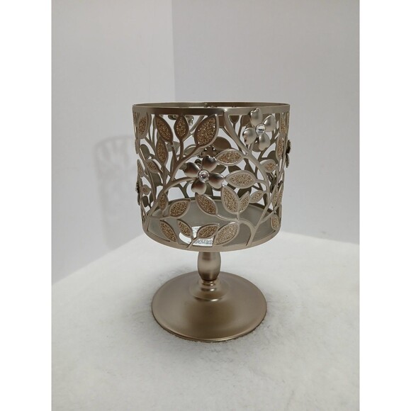 Bath & Body Works Dogwood Pedestal 3-Wick Floral Candle Holder - Picture 3 of 6